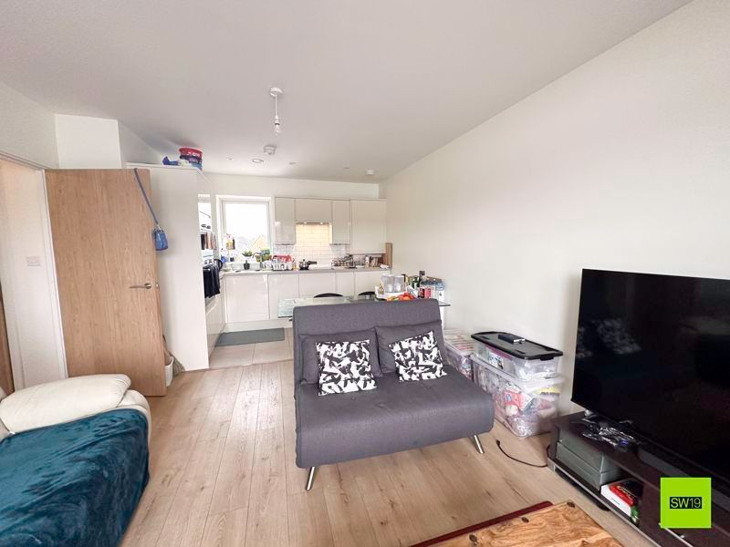 Property photo 3 of 9 Photo 7