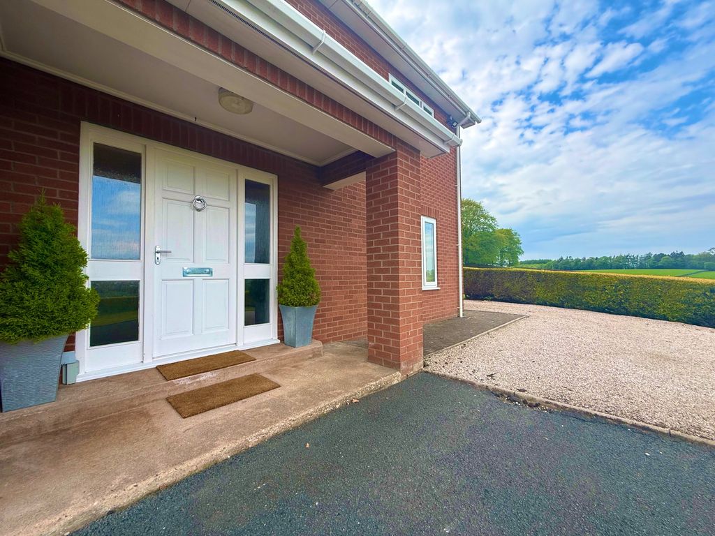Property photo 2 of 32