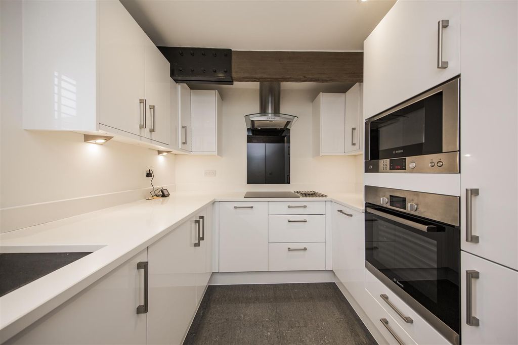 Property photo 3 of 22 Kitchen