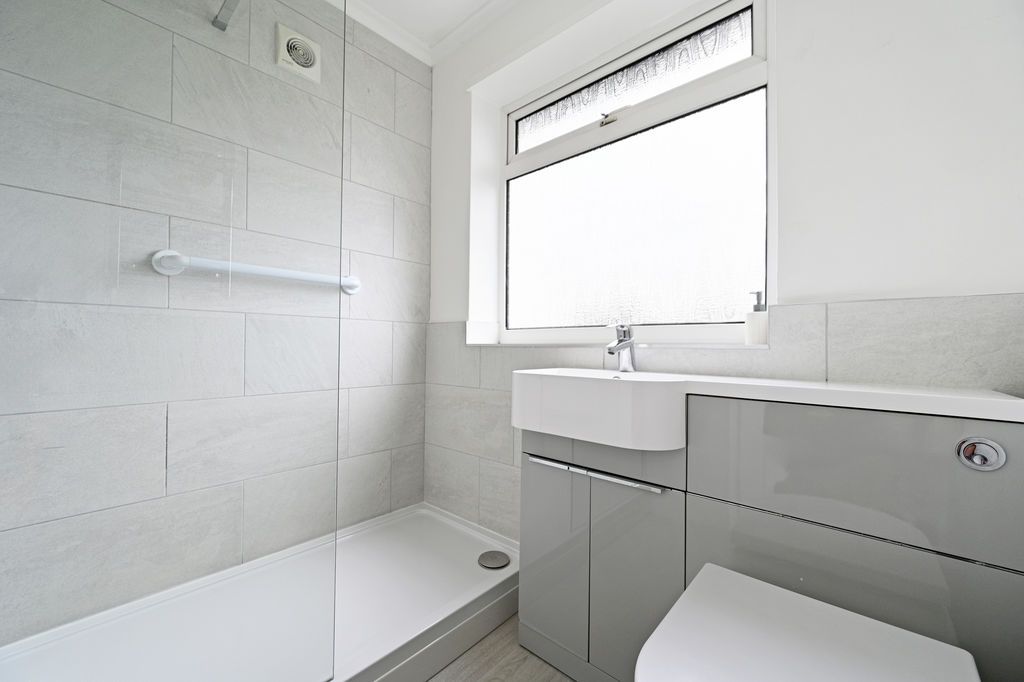 Property photo 3 of 24 Shower Room