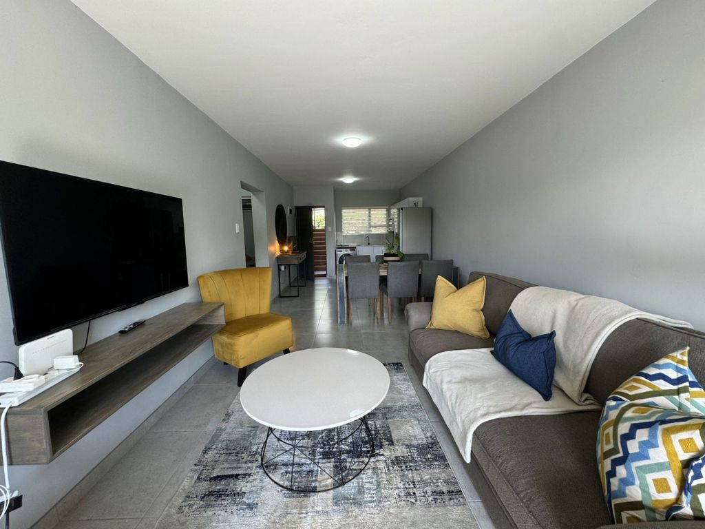 Property photo 1 of 12 1Pm1682244