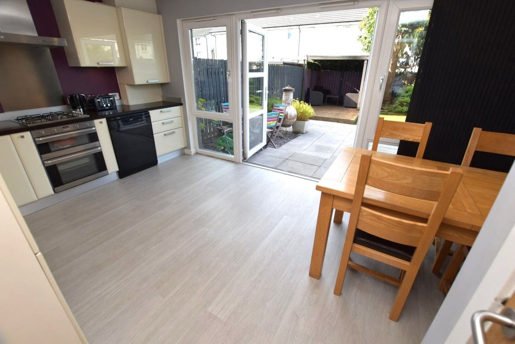 Property photo 3 of 23 Picture No. 02
