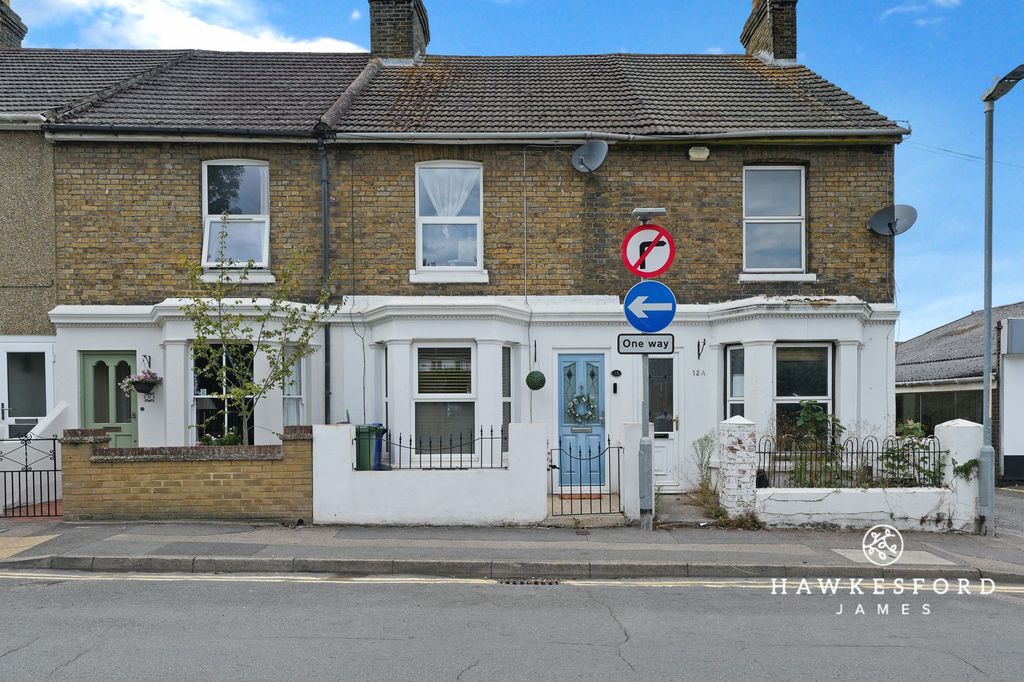 Property photo 1 of 13 Ufton Lane, Sittingbourne - Front