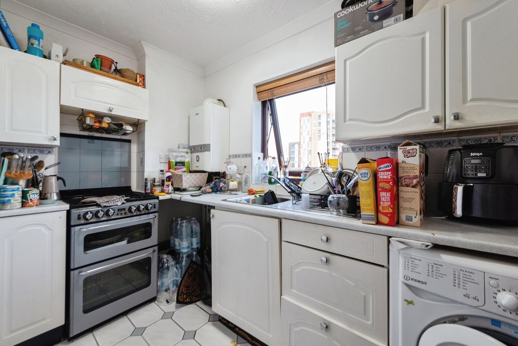 Property photo 3 of 11 Pbox-Img.Jpg