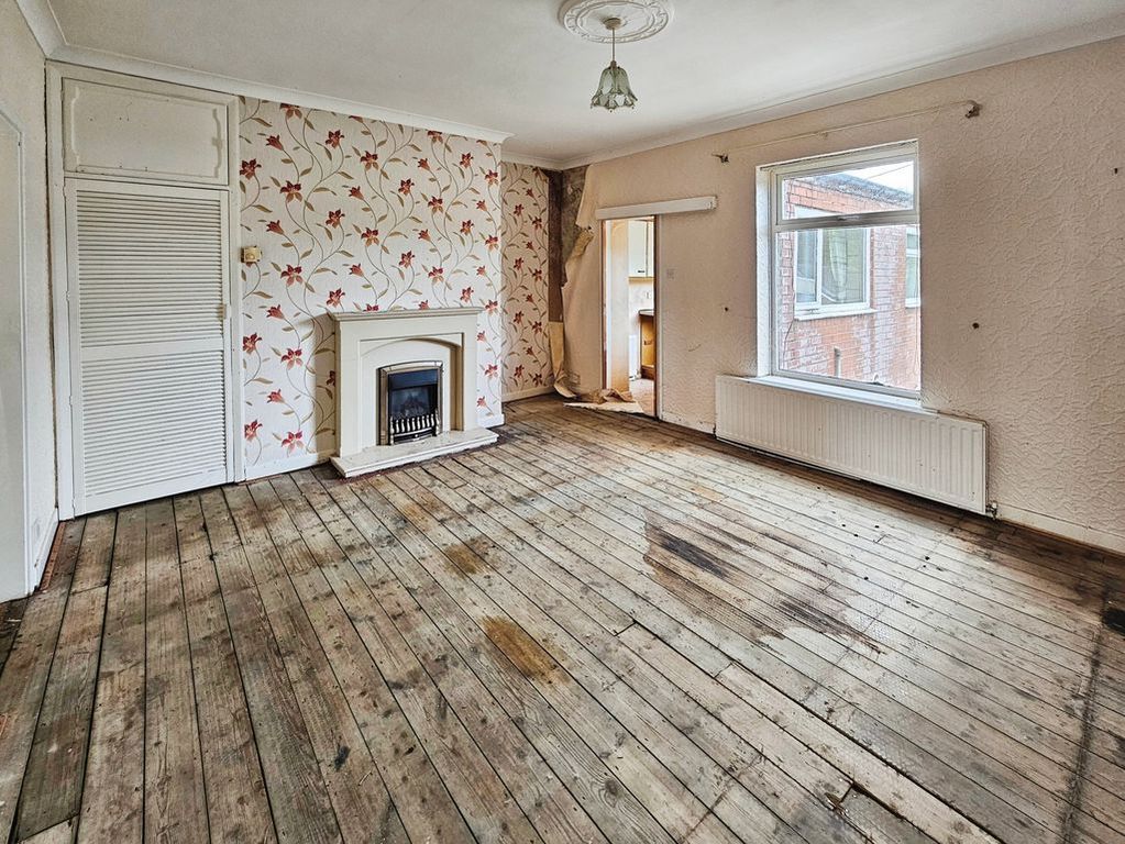 Property photo 2 of 7 Photo 6