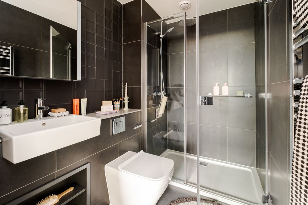 Property photo 2 of 14 Flat69Â€“Sandhu-Bui...