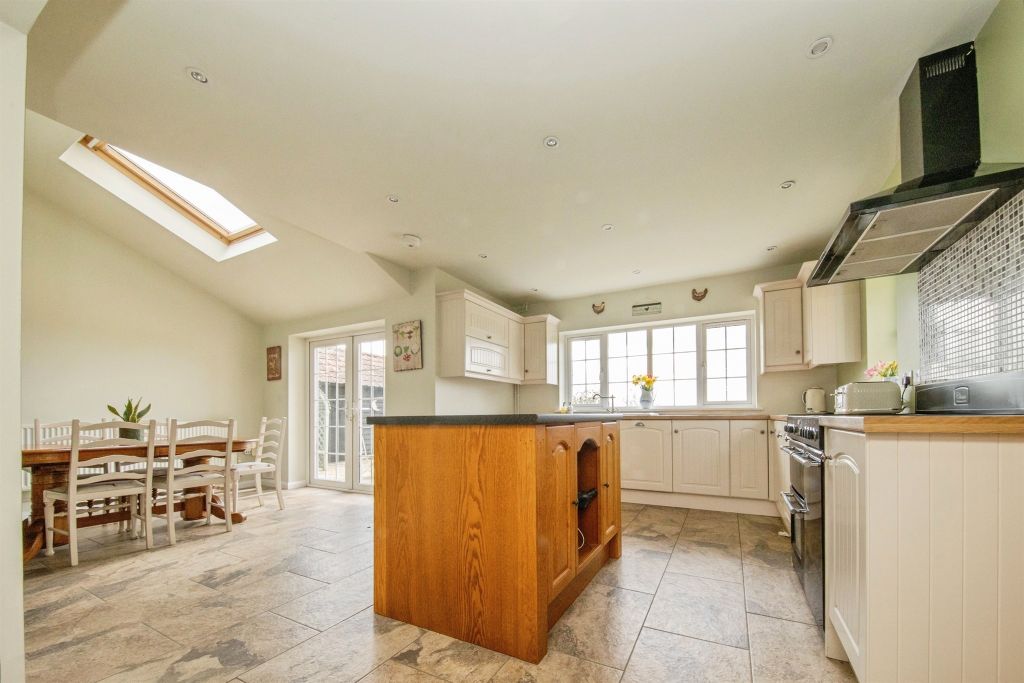 Property photo 3 of 25