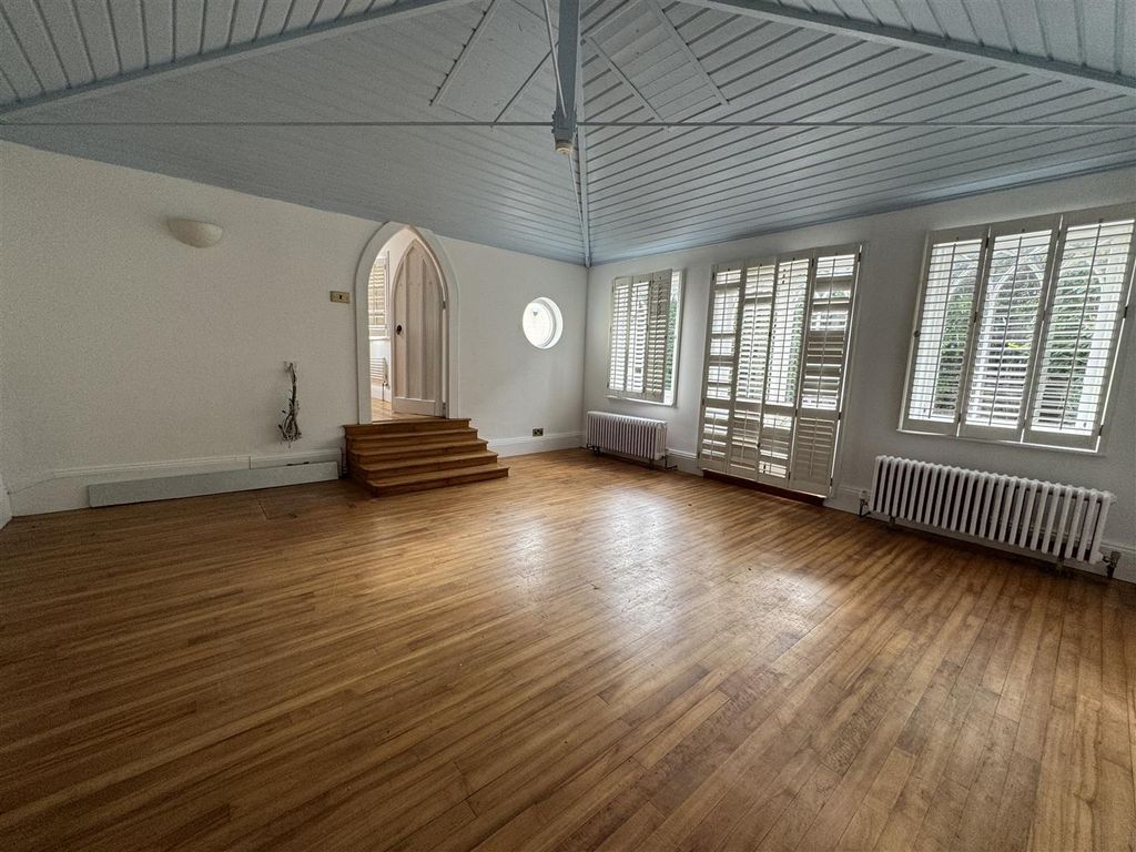 Property photo 3 of 13 Living