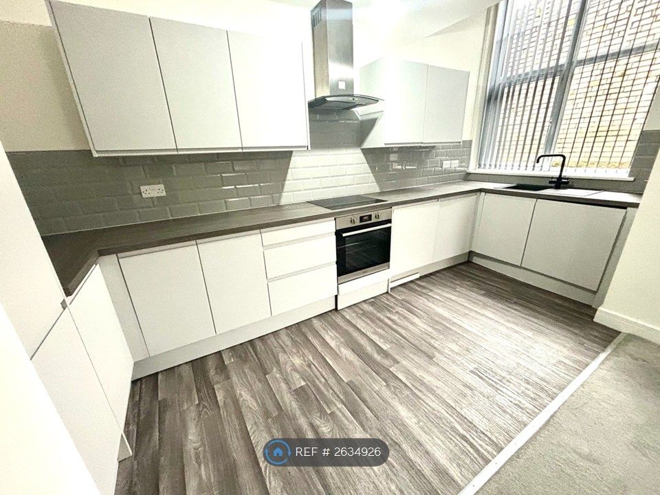 Property photo 2 of 7 Kitchen