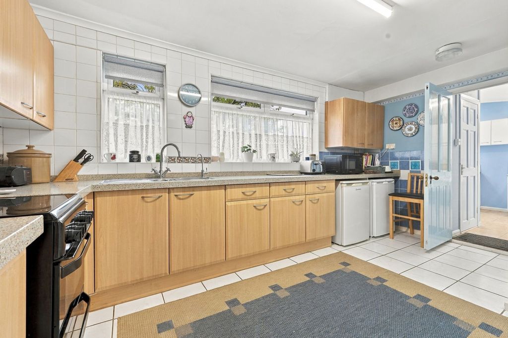 Property photo 3 of 22