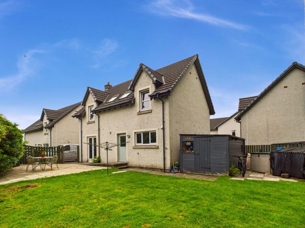 Property photo 2 of 34