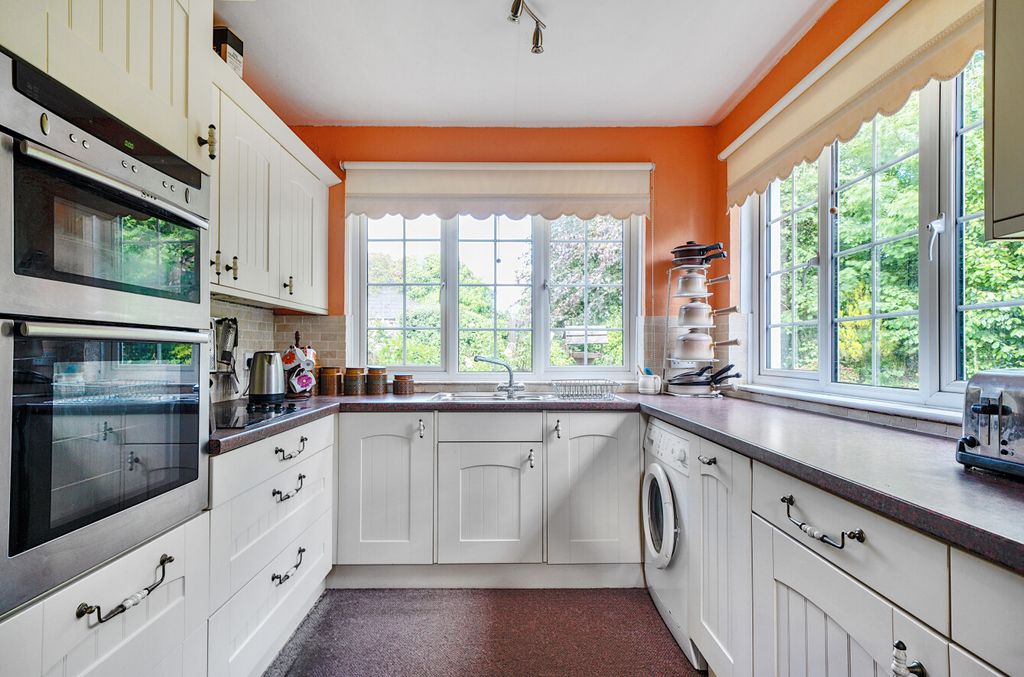 Property photo 2 of 25 1300138-12-683755...