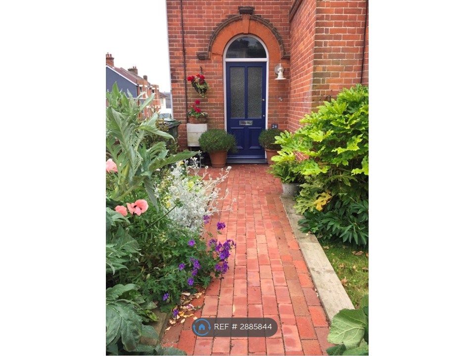 Property photo 1 of 18 Front Pathway