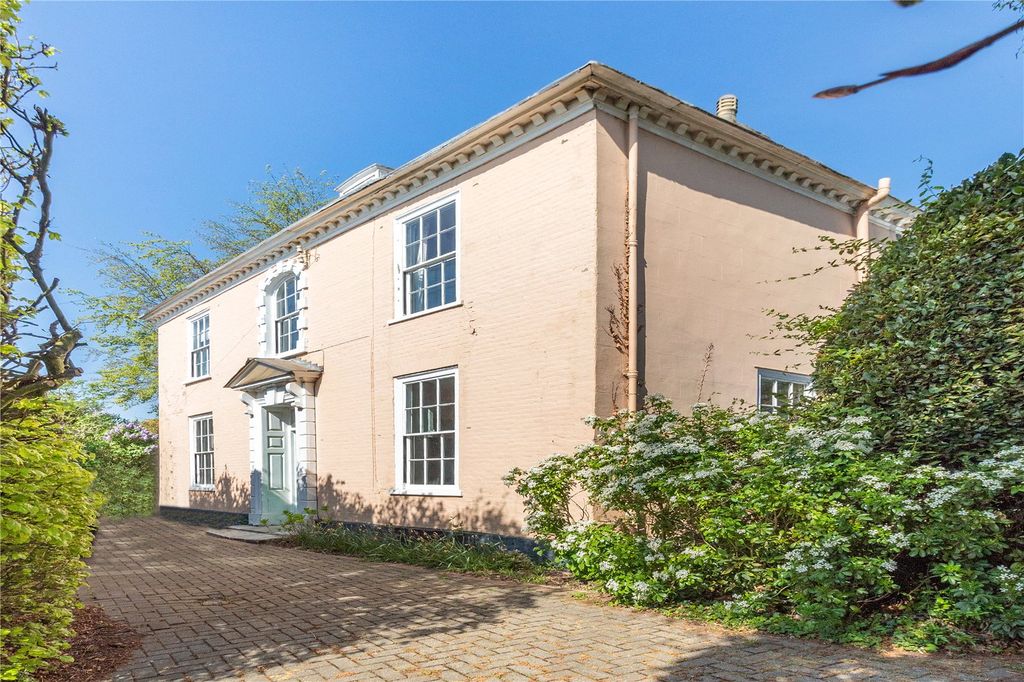 Property photo 1 of 16 25 Eaton Street
