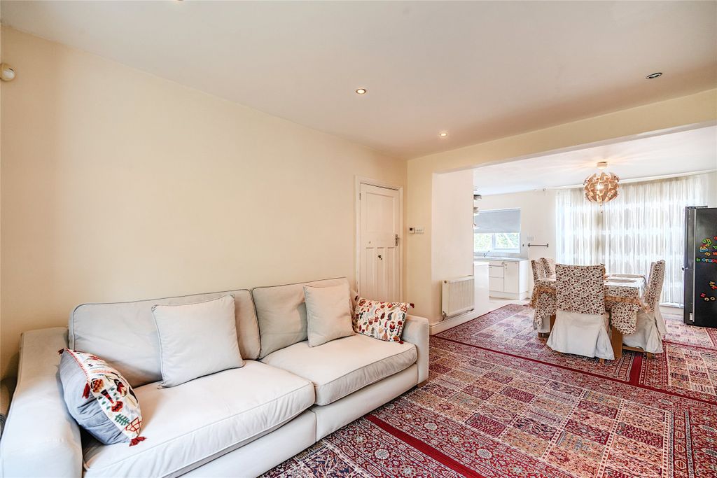 Property photo 2 of 15 Picture No. 17