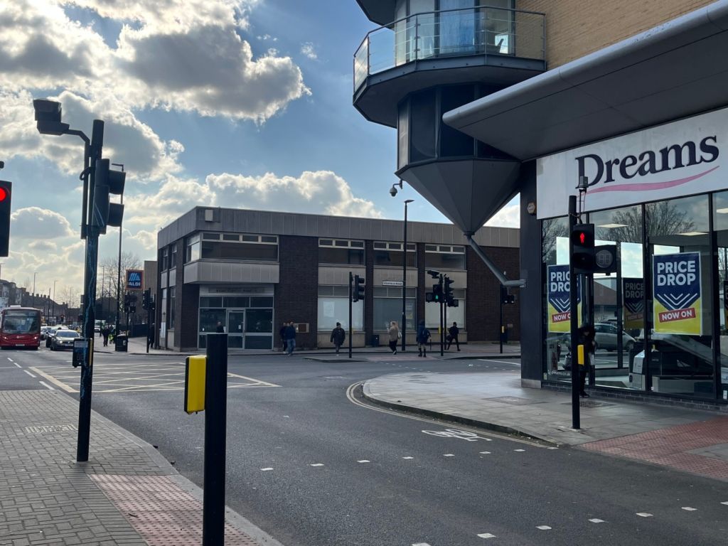 Property photo 3 of 4