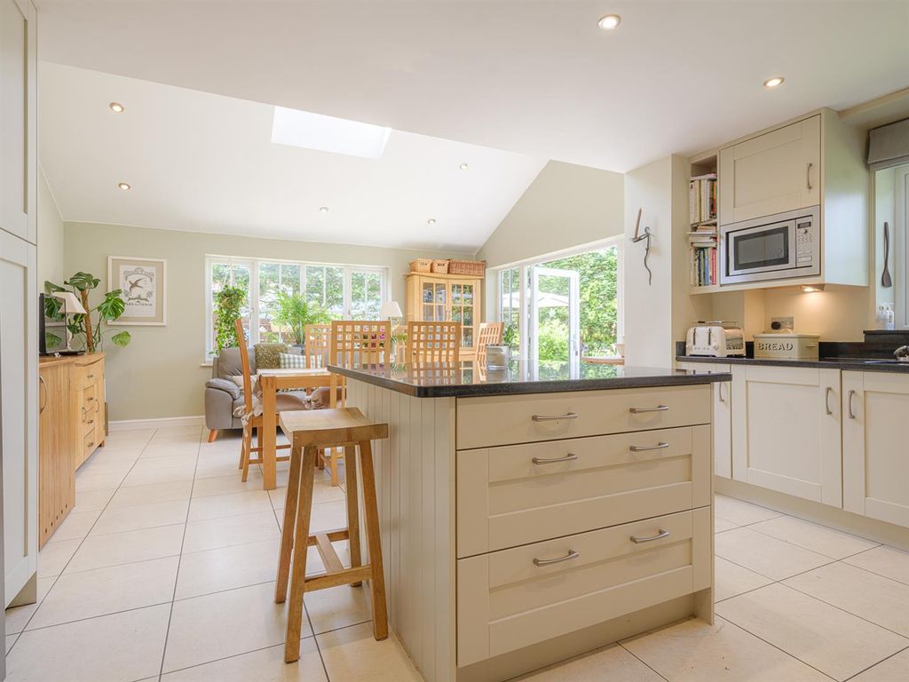 Property photo 3 of 30 6 Beeches Lane-49.Jpg