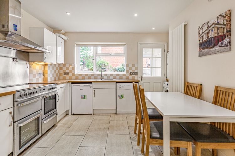 Property photo 1 of 18 302493