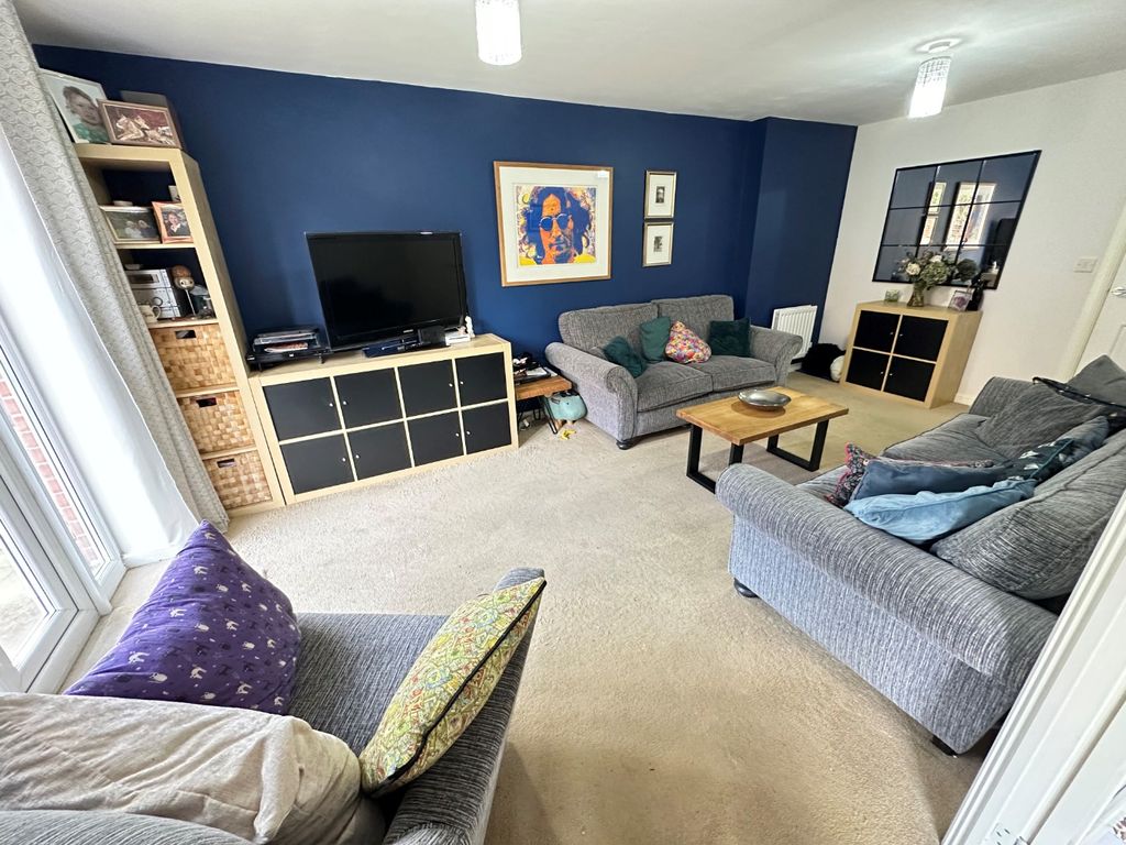 Property photo 3 of 18 4583982