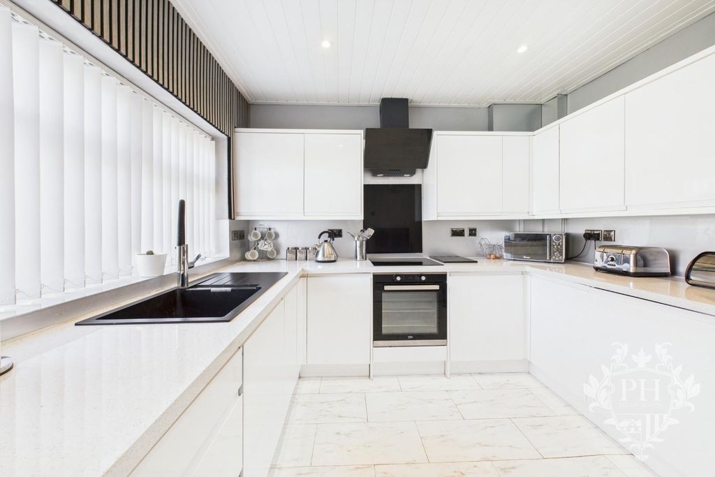 Property photo 2 of 13 Cam02002G0-Pr0126-Still007.Jpg