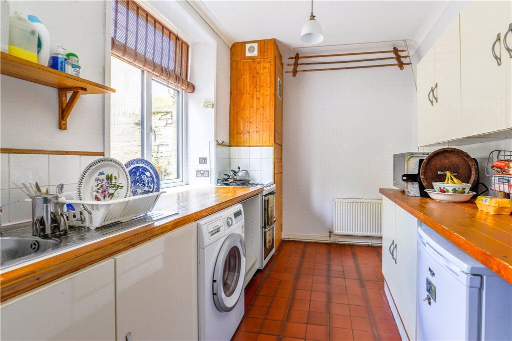 Property photo 3 of 20 Kitchen