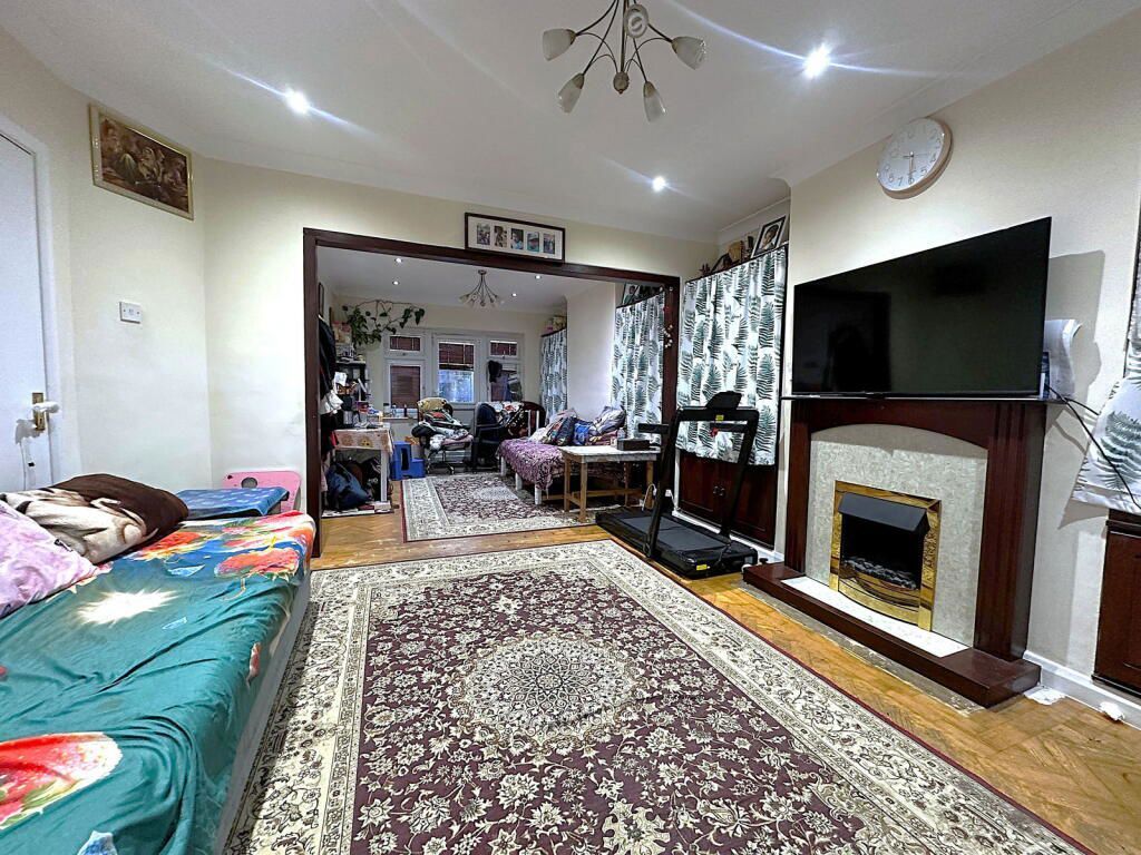 Property photo 2 of 8