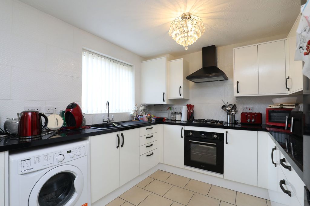 Property photo 3 of 23