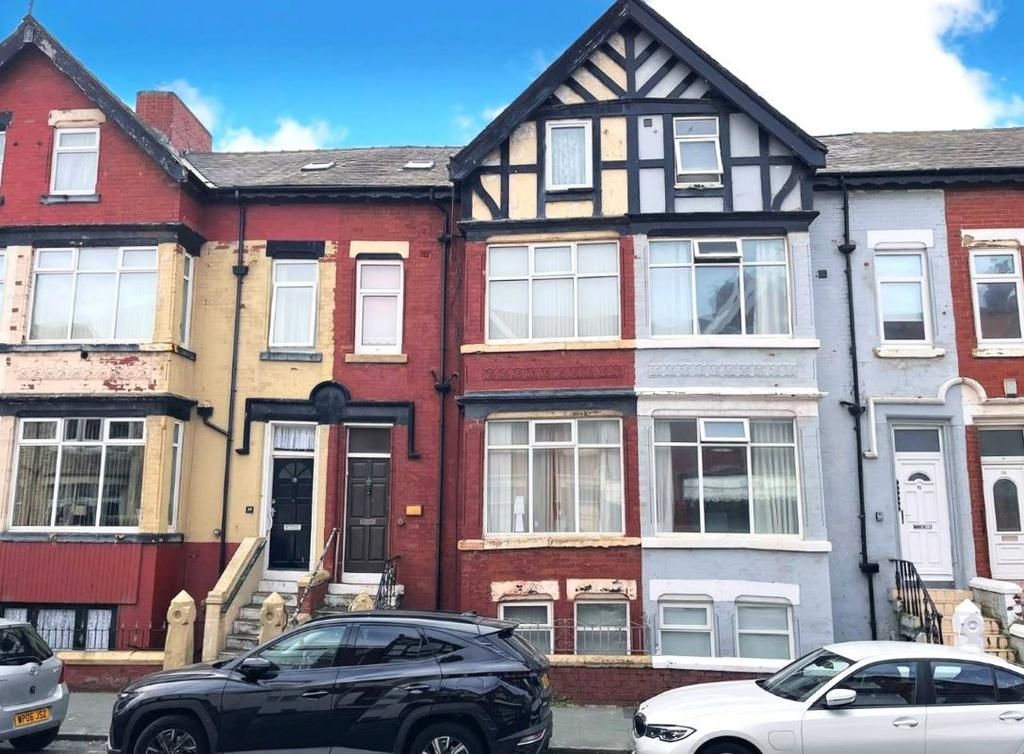Property photo 1 of 17