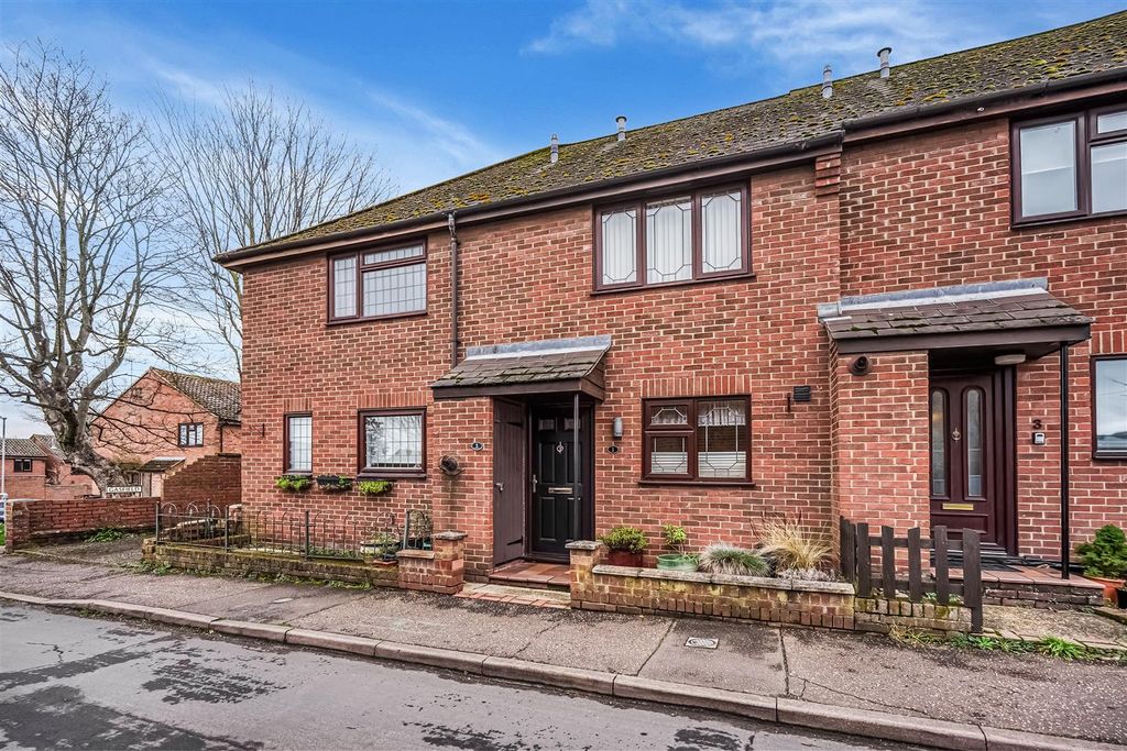 Property photo 1 of 12 Front