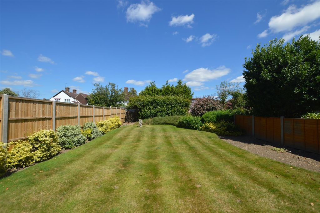 Property photo 3 of 11 230 Lyndhurst Avenue Gdn Sunny.Jpg