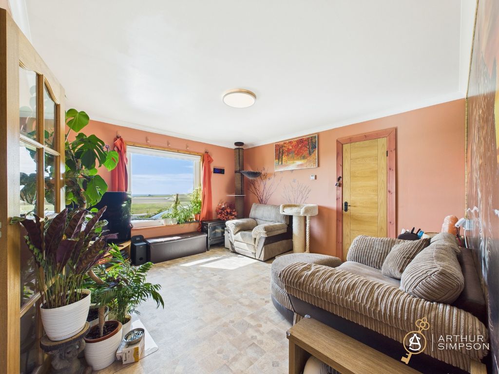Property photo 2 of 27 4463883