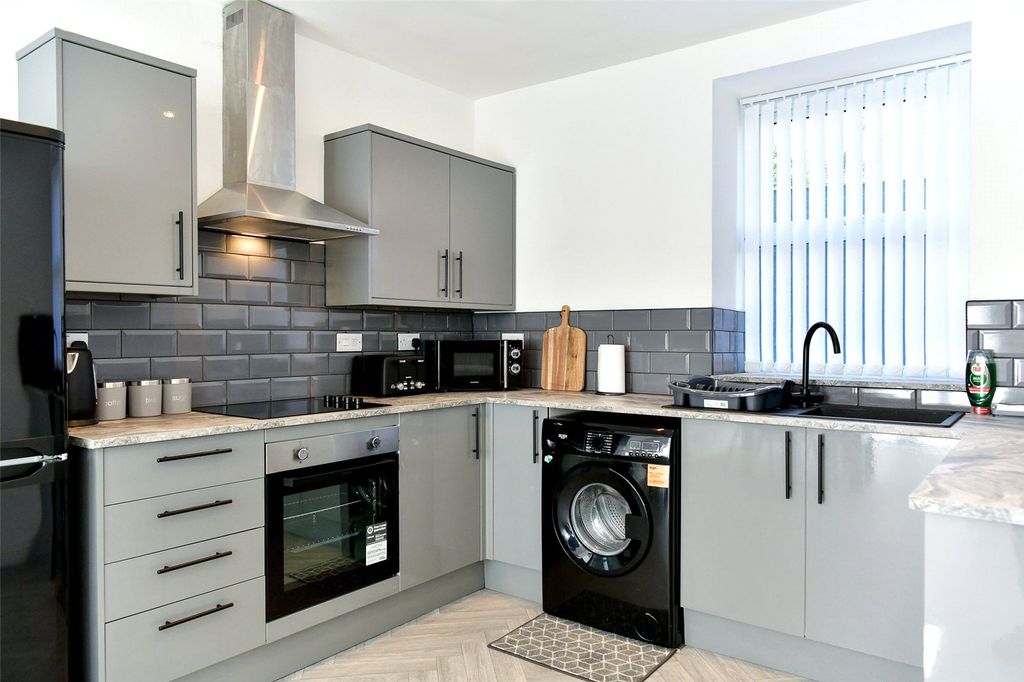 Property photo 1 of 17 Picture No. 22