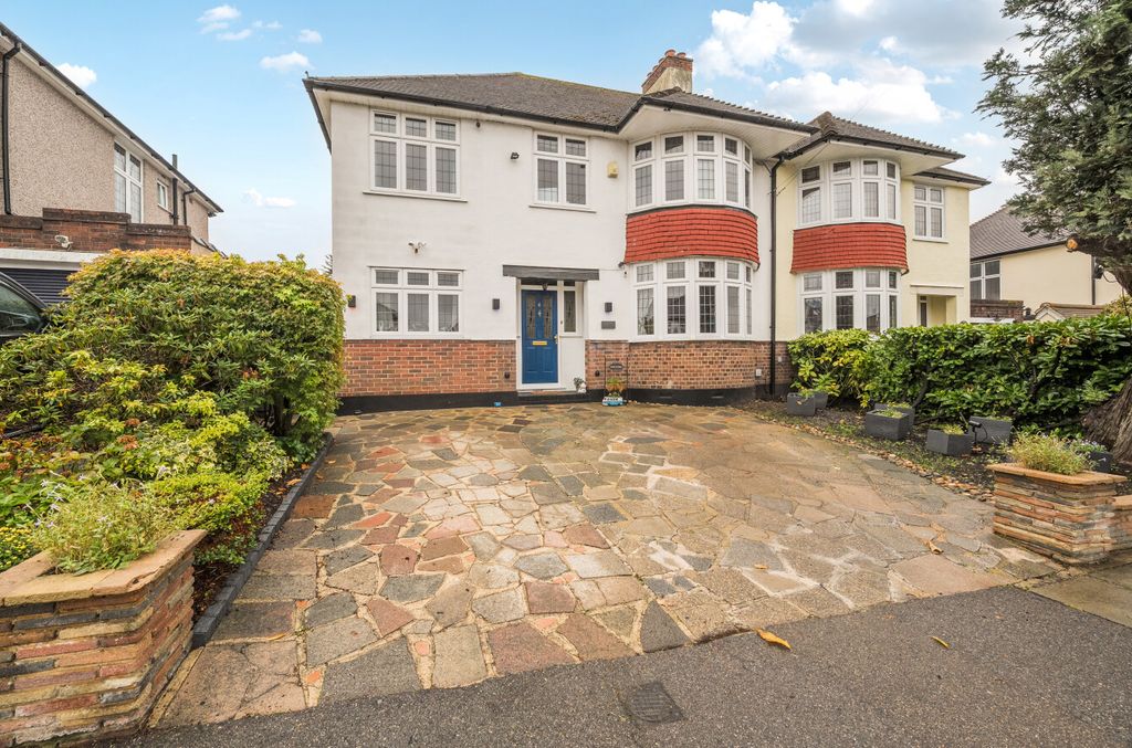 Property photo 1 of 20 1536742-2-1A15ee5...