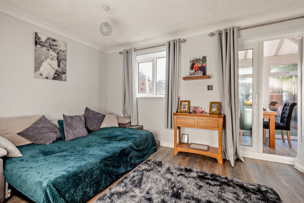 Property photo 2 of 20