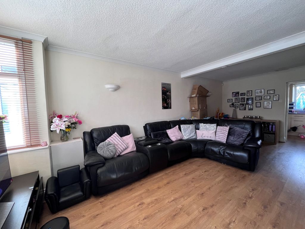 Property photo 2 of 8 Living Room