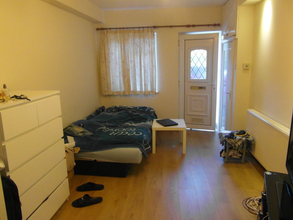 Property photo 1 of 5