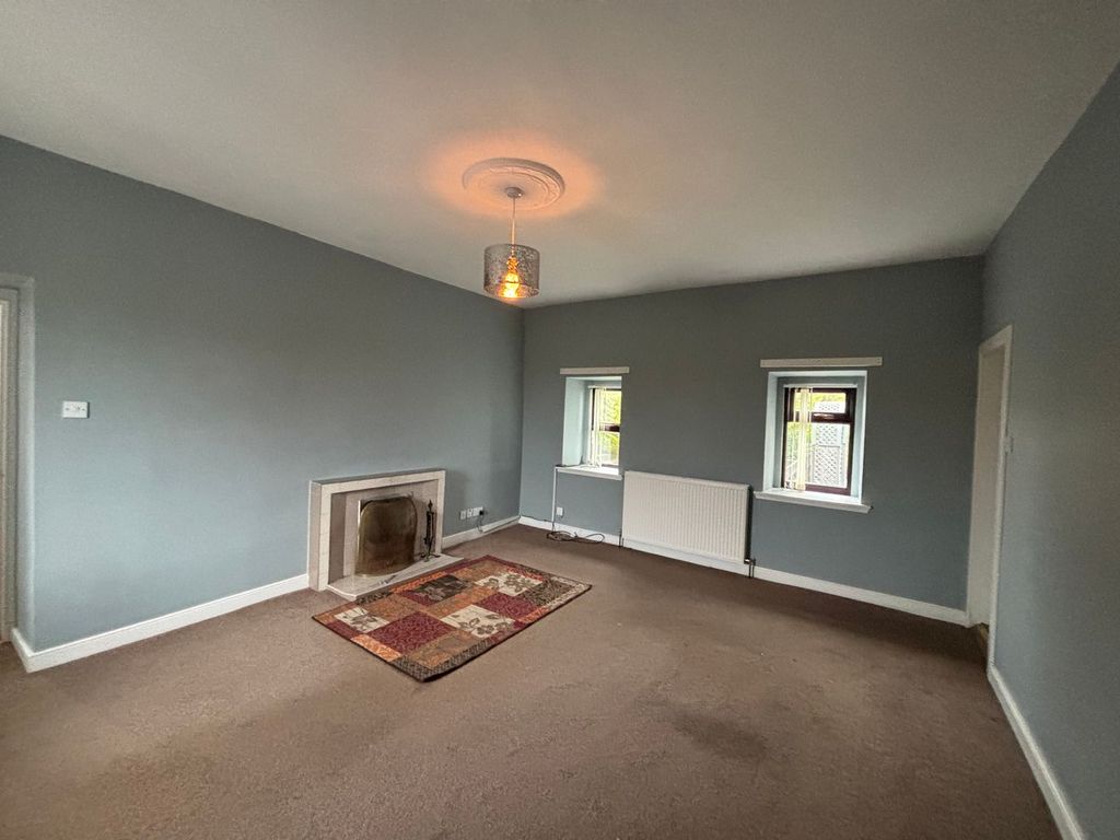 Property photo 3 of 33