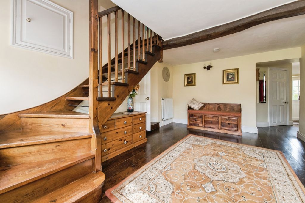 Property photo 2 of 22 Entrance Hall