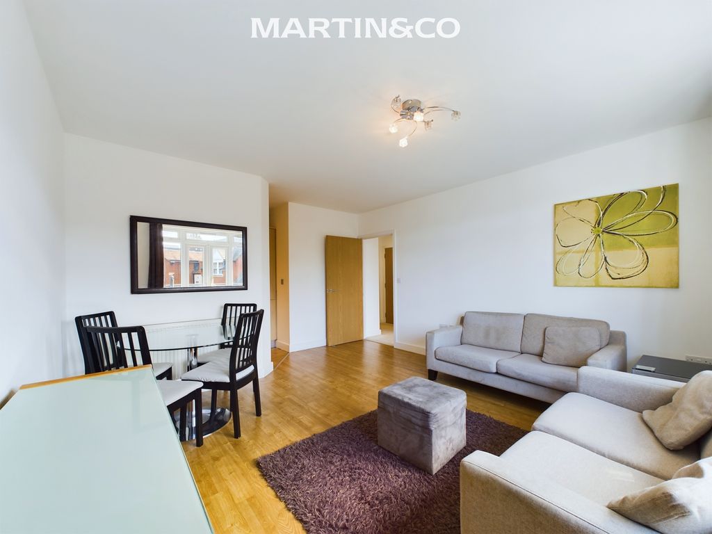 Property photo 2 of 10 Cam03627G0-Pr0052-Still006