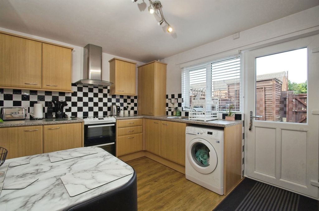 Property photo 2 of 17