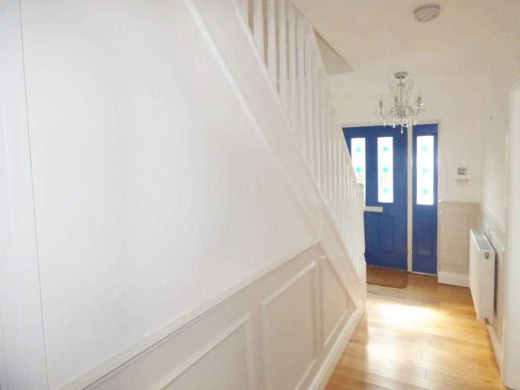 Property photo 2 of 24 Hall