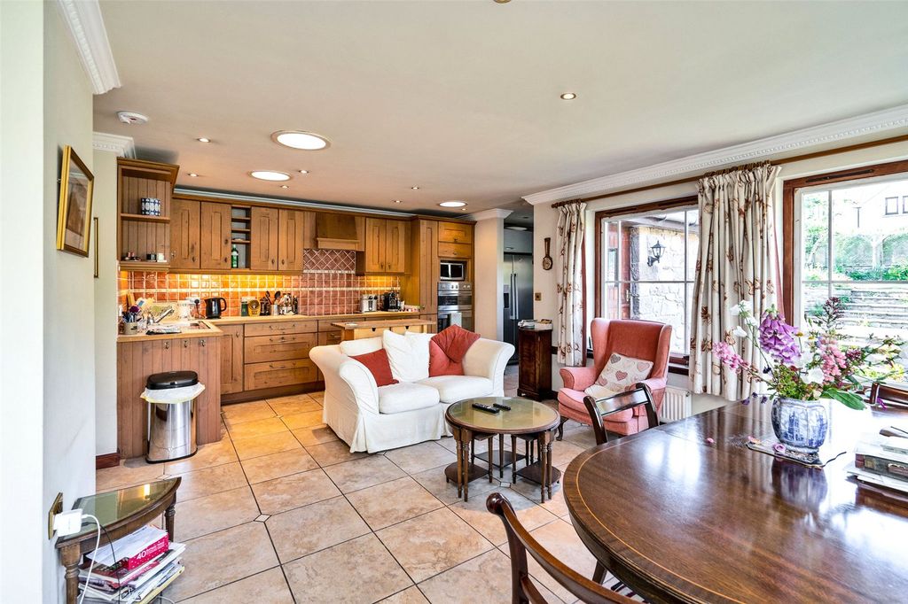 Property photo 3 of 38 Dining Kitchen