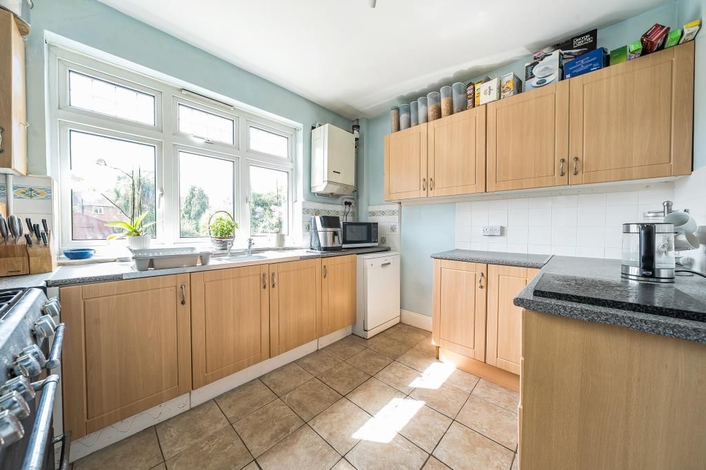 Property photo 3 of 16 Kitchen