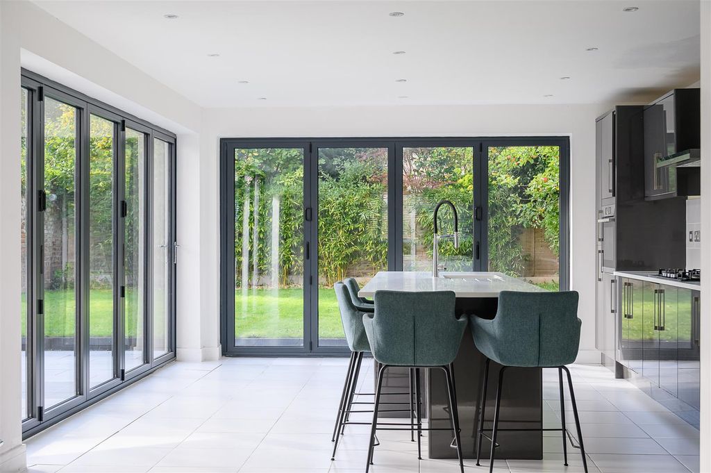 Property photo 3 of 27 Kitchen