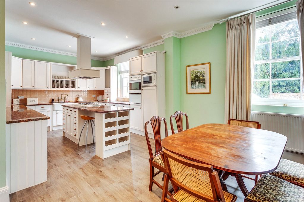 Property photo 3 of 14 Kitchen/Dining Room