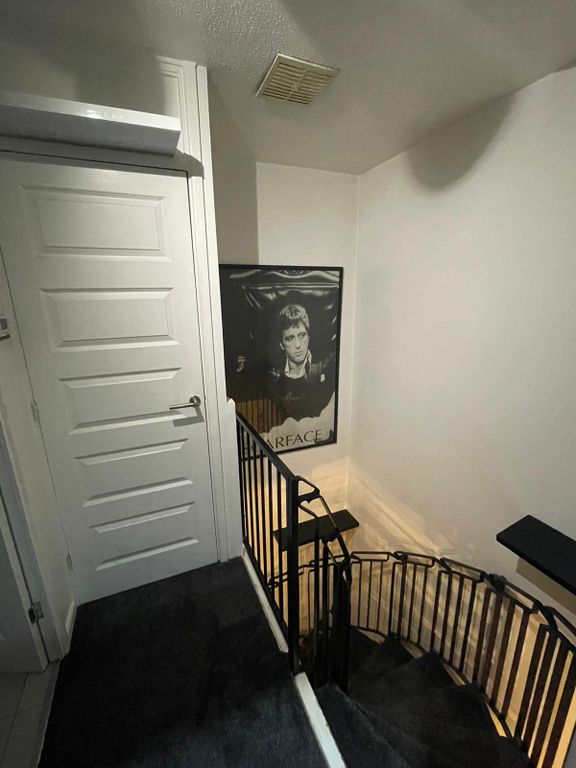 Property photo 3 of 10 Gallery