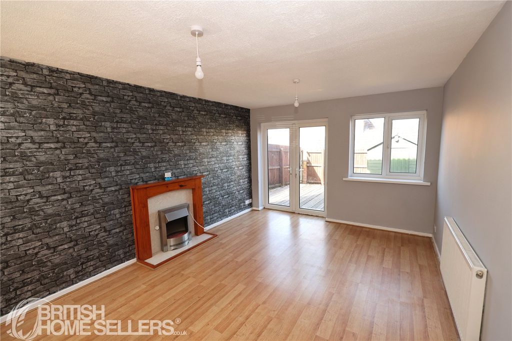Property photo 3 of 18 Picture No. 04