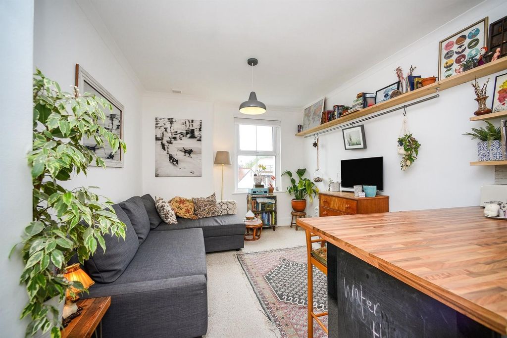 Property photo 1 of 12 Crh1069576.Jpg