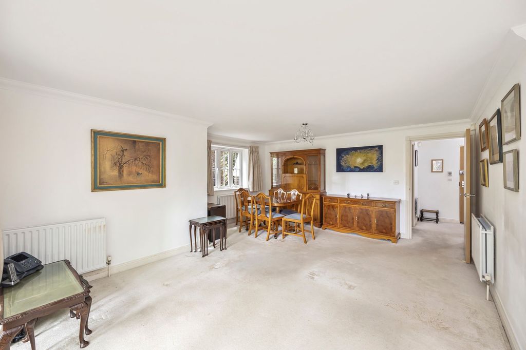 Property photo 2 of 20
