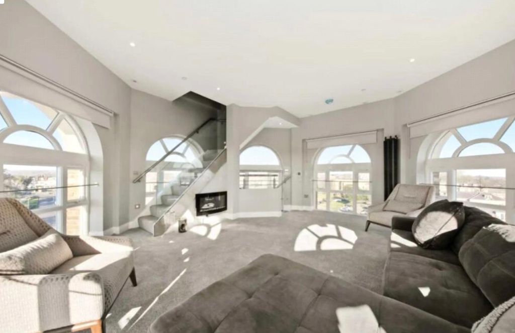 Property photo 3 of 14 Img_0838